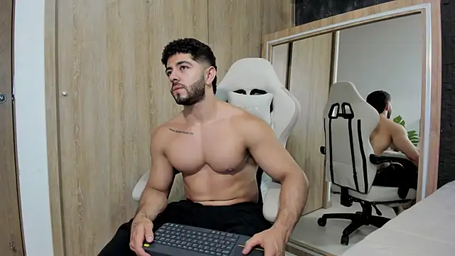 Snapshot of Thiago_moretti chatting on July 2026 04:26:01 AM Thiago moretti online show from July 2026 04:26:01 AM