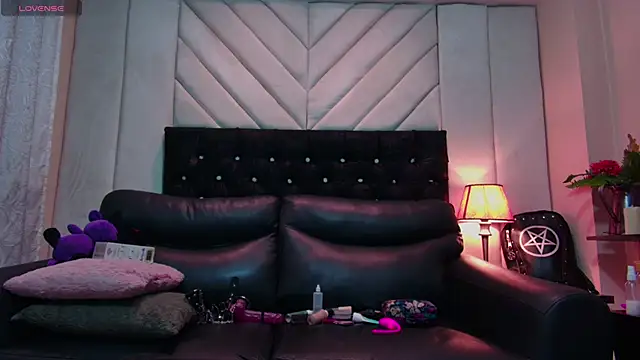 Scaarlett prince online show from March 2026 01:06:01 PM