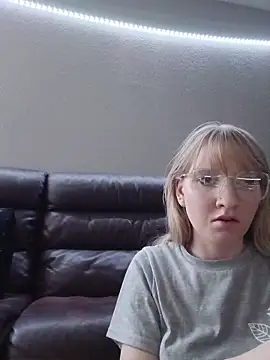 BunnySnowFlake online show from April 2026 12:22:02 AM