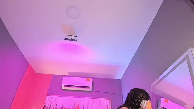 Snapshot of lilian_vergara chatting on February 2026 08:02:01 PM lilian vergara online show from February 2026 08:02:01 PM