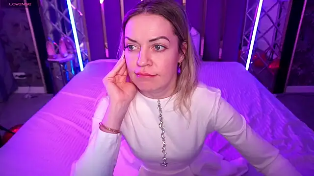 Snapshot of AnnaRayy chatting on February 2026 02:11:02 PM AnnaRayy online show from February 2026 02:11:02 PM