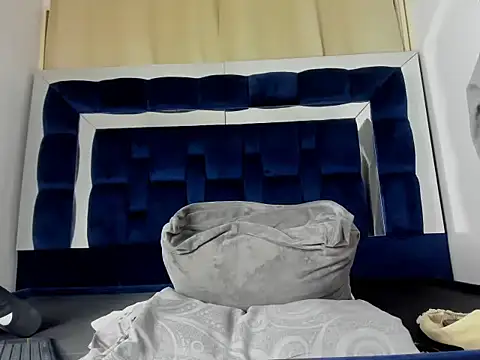 Scook Gray  online show from February 2026 07:59:02 AM