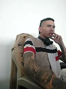 Scook Gray  online show from February 2026 03:41:02 PM