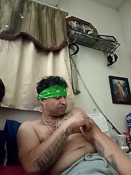 Snapshot of yoguitolokoche chatting on February 2026 12:49:01 PM yoguitolokoche online show from February 2026 12:49:01 PM