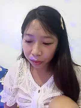Snapshot of Mayly_lucky2 chatting on April 2026 01:24:01 PM Mayly lucky2 online show from April 2026 01:24:01 PM