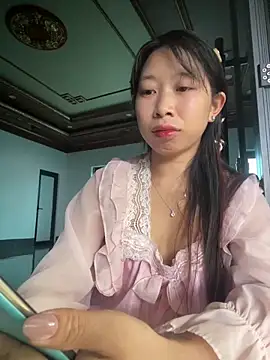 Snapshot of Mayly_lucky2 chatting on May 2026 01:56:01 AM Mayly lucky2 online show from May 2026 01:56:01 AM