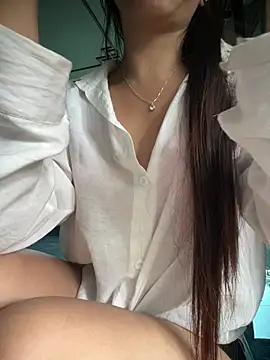 Snapshot of Mayly_lucky2 chatting on May 2026 01:02:02 AM Mayly lucky2 online show from May 2026 01:02:02 AM