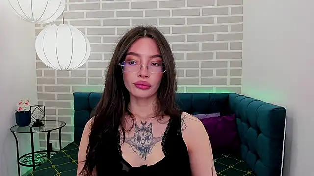 Snapshot of IvyDainty chatting on May 2026 01:35:01 AM IvyDainty online show from May 2026 01:35:01 AM