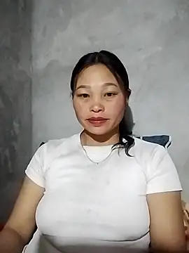 Snapshot of miray- chatting on April 2026 01:24:01 PM miray- online show from April 2026 01:24:01 PM