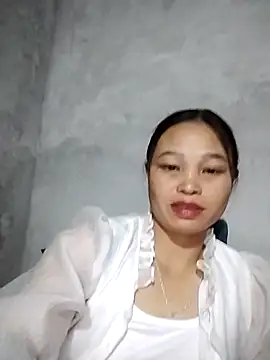 Snapshot of miray- chatting on May 2026 01:05:02 PM miray- online show from May 2026 01:05:02 PM