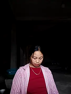 Snapshot of miray- chatting on May 2026 09:47:02 AM miray- online show from May 2026 09:47:02 AM