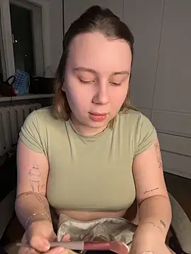 AnnaSeint online show from April 2026 05:06:02 PM