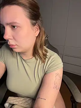 AnnaSeint online show from April 2026 05:30:01 PM