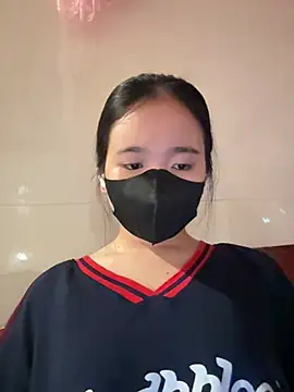 Gwen879 online show from April 2026 02:27:02 AM