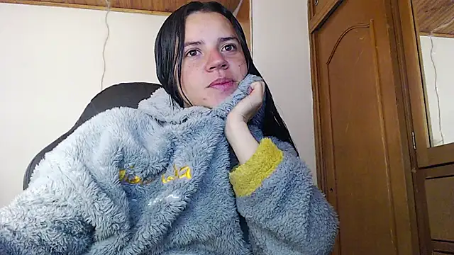 Shanel Lozano online show from April 2026 06:04:02 PM