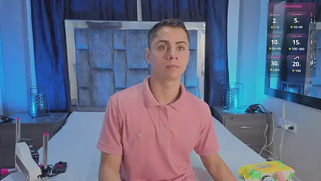 LeoMonnroe online show from February 2026 07:36:02 PM