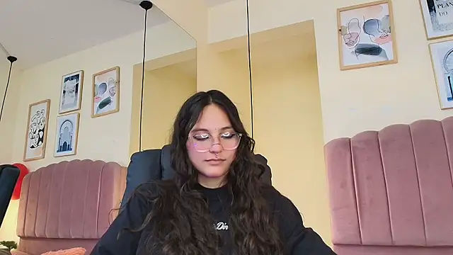 Hanabie  online show from February 2026 03:18:02 AM