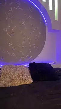 Apolo lux1 online show from April 2026 08:50:01 PM