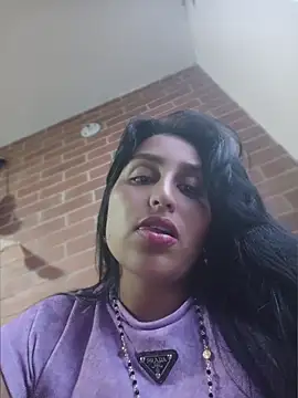 Snapshot of LunaRouuse_ chatting on June 2026 10:59:01 PM LunaRouuse online show from June 2026 10:59:01 PM