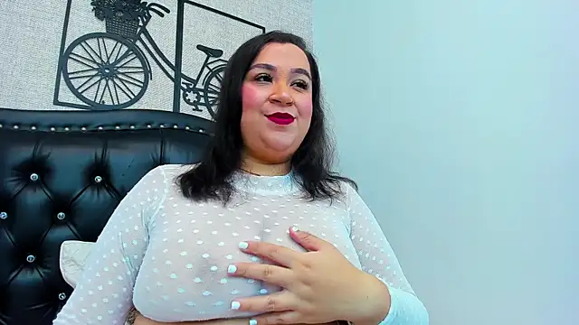 Snapshot of Bella_Sweet_x chatting on January 2026 07:17:02 PM Bella Sweet x online show from January 2026 07:17:02 PM