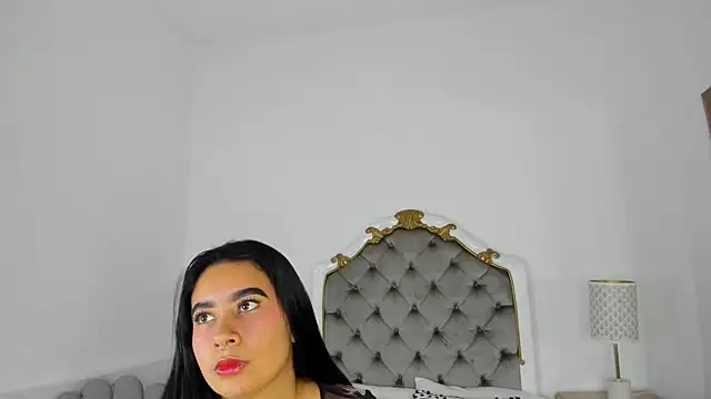 paulina lux online show from February 2026 02:21:02 PM