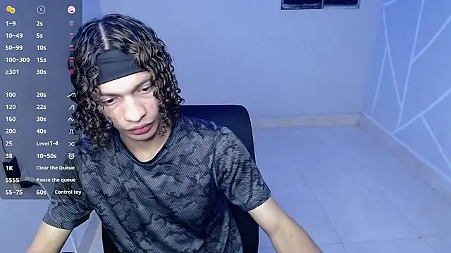 Snapshot of Axel_fox77 chatting on July 2026 01:01:01 AM Axel fox77 online show from July 2026 01:01:01 AM