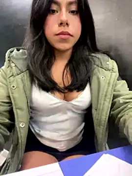 Snapshot of katerinnn99 chatting on January 2026 10:25:02 PM katerinnn99 online show from January 2026 10:25:02 PM