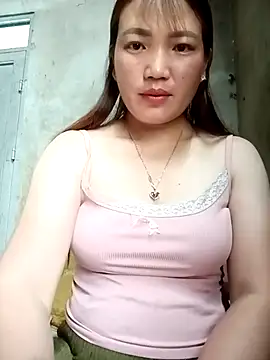 Snapshot of Nunaa2x chatting on May 2026 04:52:01 AM Nunaa2x online show from May 2026 04:52:01 AM