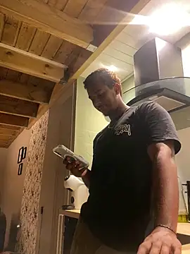 Snapshot of Axel_black10 chatting on February 2026 09:44:02 PM Axel black10 online show from February 2026 09:44:02 PM