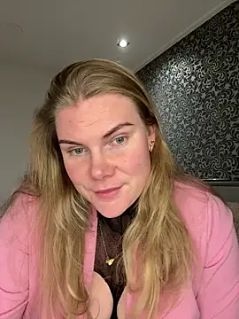 SexyBlondJoanna online show from February 2026 05:58:01 PM