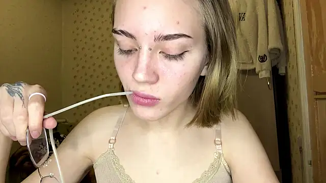 KerieDitti online show from January 2026 02:11:01 PM