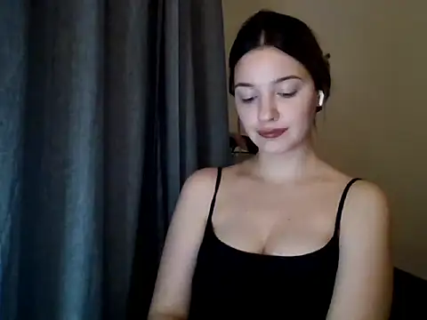 Snapshot of EvelineMagnetic chatting on April 2026 08:06:02 PM EvelineMagnetic online show from April 2026 08:06:02 PM