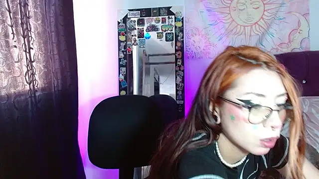 kittymiauu444 online show from February 2026 02:43:01 PM