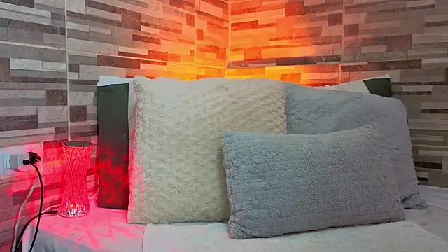 joelcallvil1 online show from April 2026 01:41:01 PM