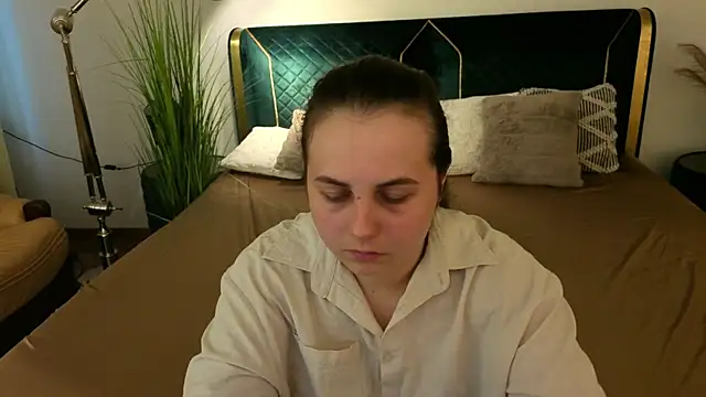 Snapshot of MikaFoxy chatting on April 2026 05:30:01 AM MikaFoxy online show from April 2026 05:30:01 AM