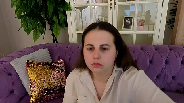 Snapshot of MikaFoxy chatting on April 2026 05:07:02 AM MikaFoxy online show from April 2026 05:07:02 AM