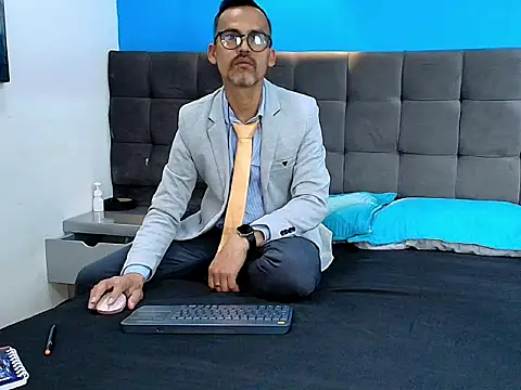 Oswalldo   online show from April 2026 11:44:01 AM