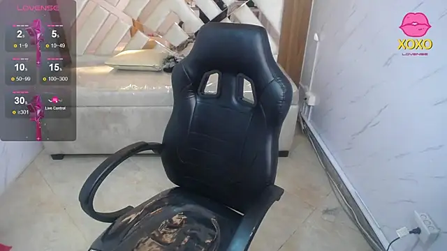 Clhoe b online show from April 2026 01:01:02 AM