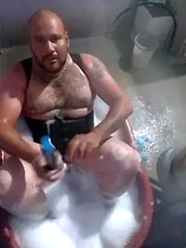 Guanatos13 online show from April 2026 03:23:01 AM