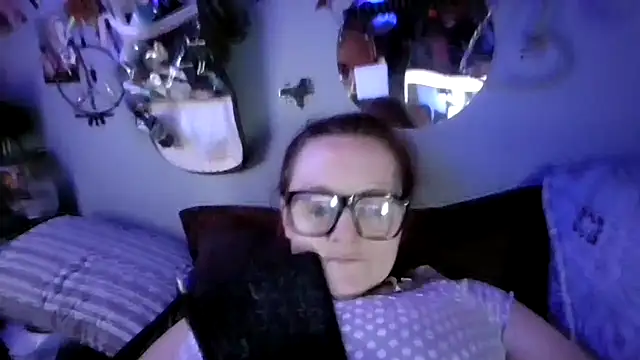 Snapshot of DisireAfterDark chatting on February 2026 11:01:01 PM DisireAfterDark online show from February 2026 11:01:01 PM