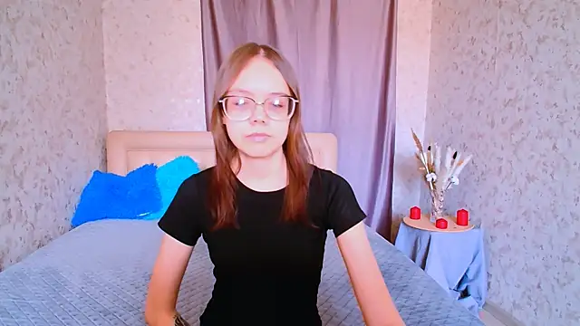 LolliStrawberry online show from April 2026 07:25:02 AM