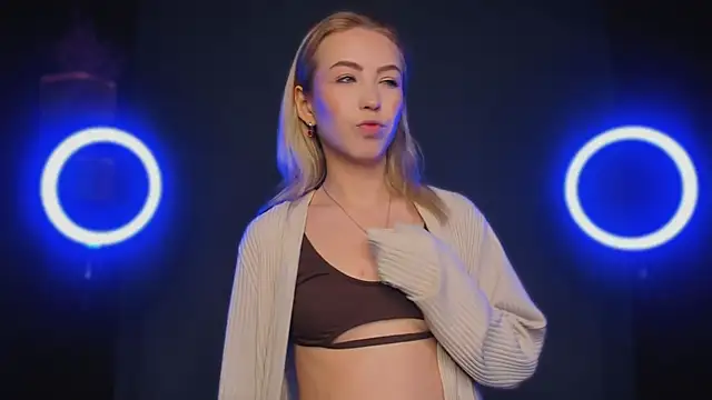 Moon Silk online show from January 2026 06:19:01 AM