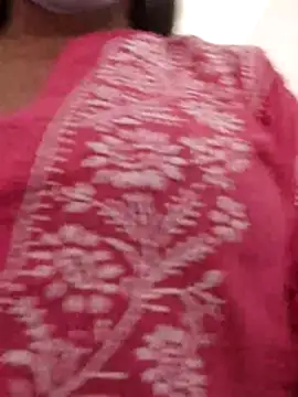 Snapshot of Zaara101 chatting on May 2026 08:18:01 AM Zaara101 online show from May 2026 08:18:01 AM