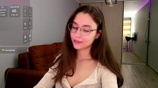 Snapshot of classy____ chatting on April 2026 04:17:01 AM classy online show from April 2026 04:17:01 AM
