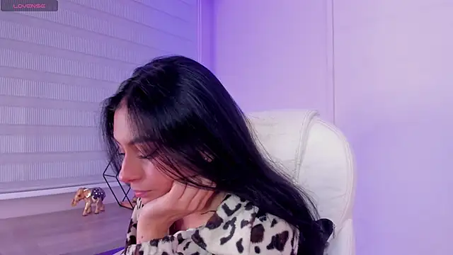 lilith petit  online show from April 2026 01:28:02 PM