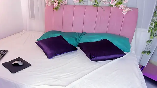 nicky bonny18 online show from February 2026 12:11:01 PM