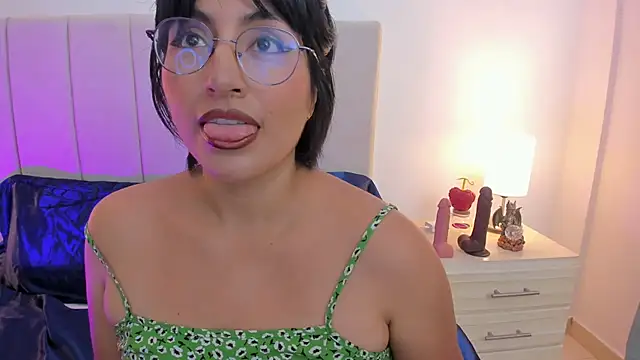 Snapshot of nathy_bush chatting on June 2026 08:03:01 PM nathy bush online show from June 2026 08:03:01 PM