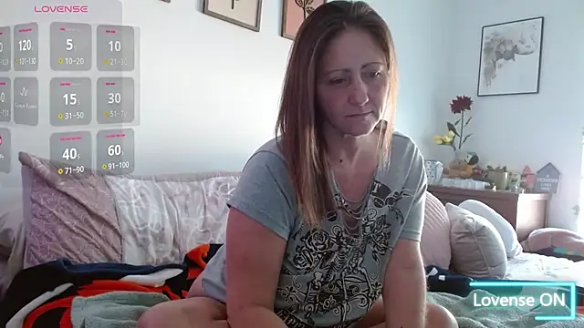 Snapshot of FoxyMillie chatting on February 2026 05:39:02 PM FoxyMillie online show from February 2026 05:39:02 PM