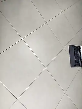 PrettyBottom1 online show from January 2026 02:28:02 AM