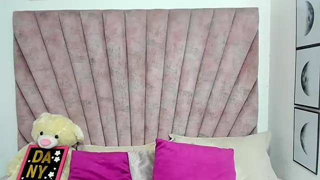 danibellucii  online show from April 2026 08:09:02 AM